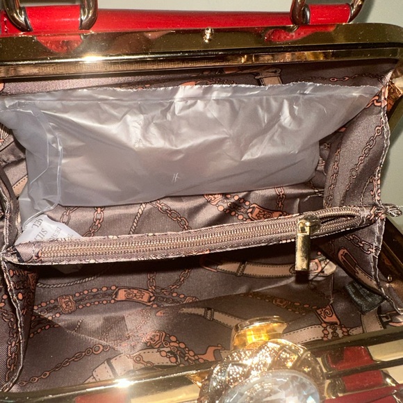 NEW Red Patent Leather Bag top handle or cross body strap gemstone closure - Picture 5 of 5